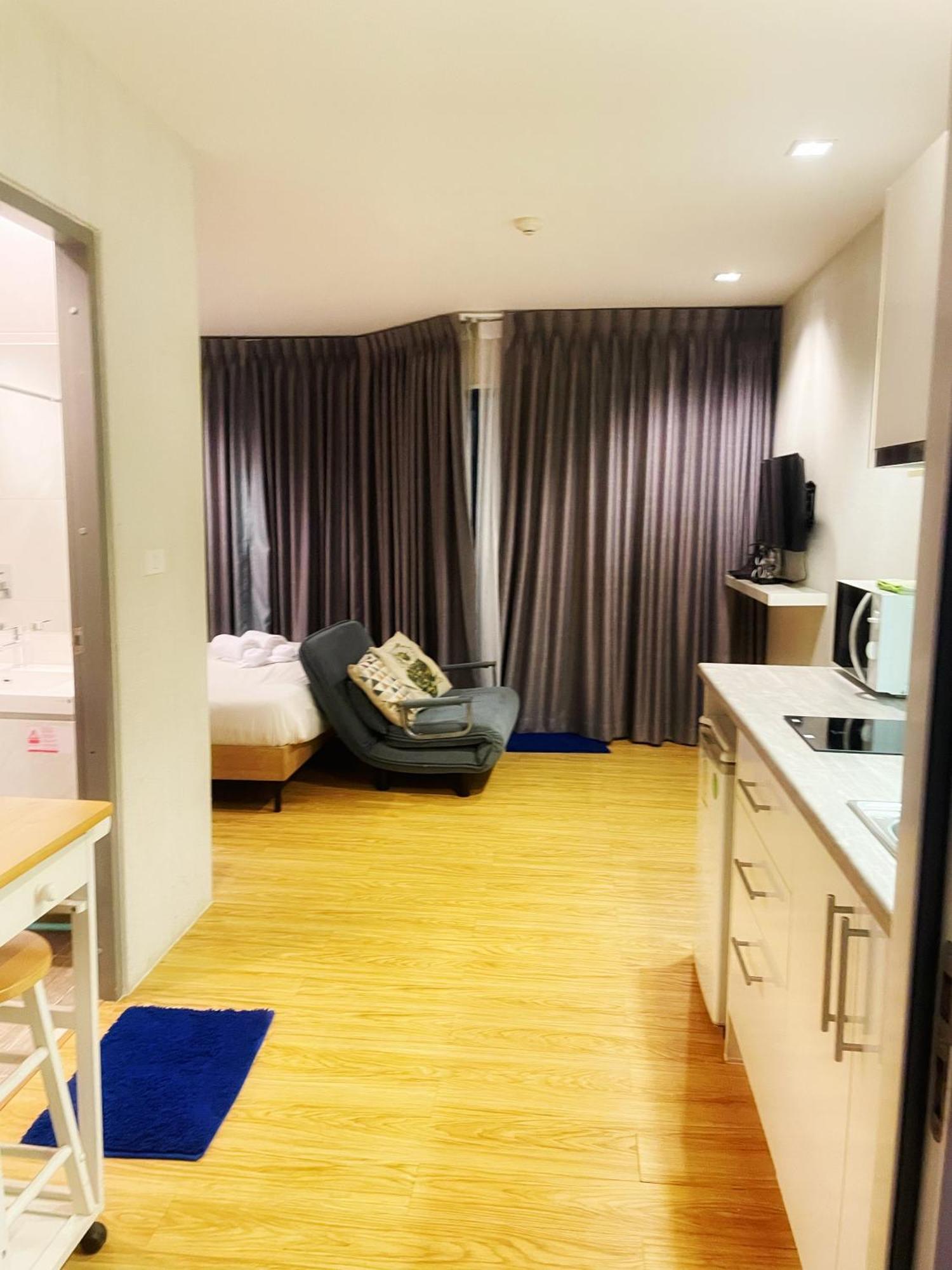 Grand Blue Condominium By Mary Mae Phim Extérieur photo