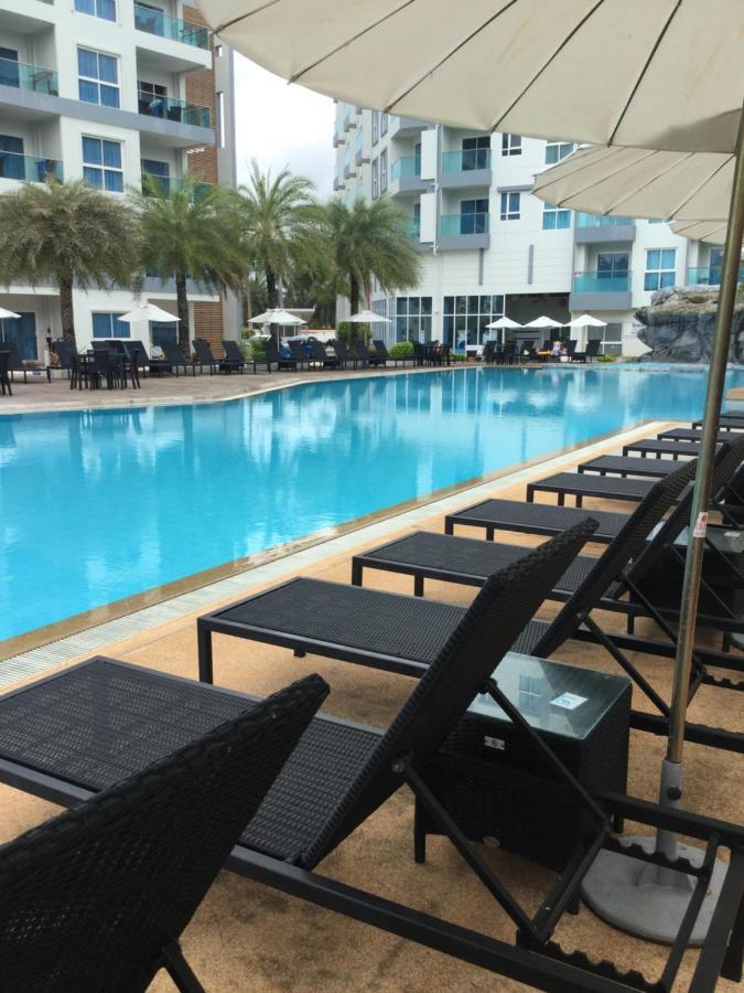 Grand Blue Condominium By Mary Mae Phim Extérieur photo