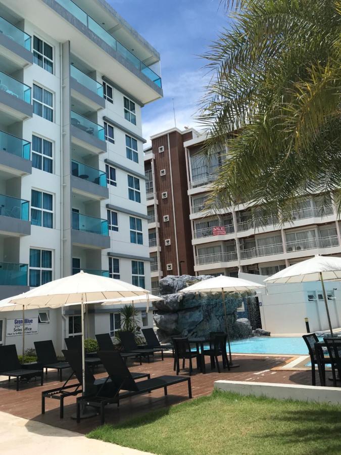 Grand Blue Condominium By Mary Mae Phim Extérieur photo