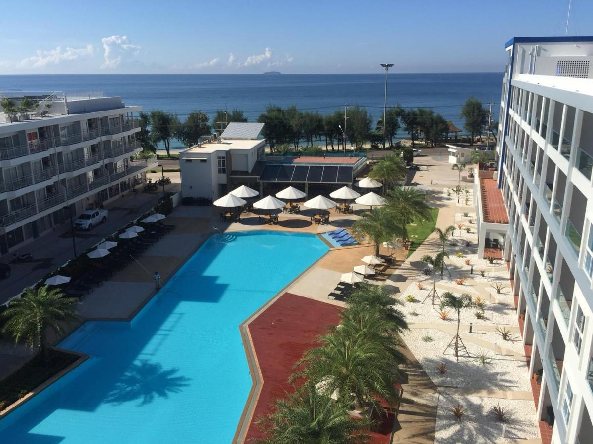 Grand Blue Condominium By Mary Mae Phim Extérieur photo